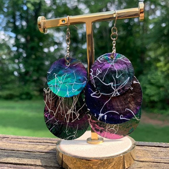 Rainbow Shell Splatter Paint Dangle Earrings - Picture 13 of 13